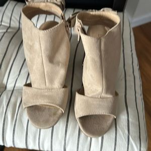 LC Lauren Conrad  Shoes